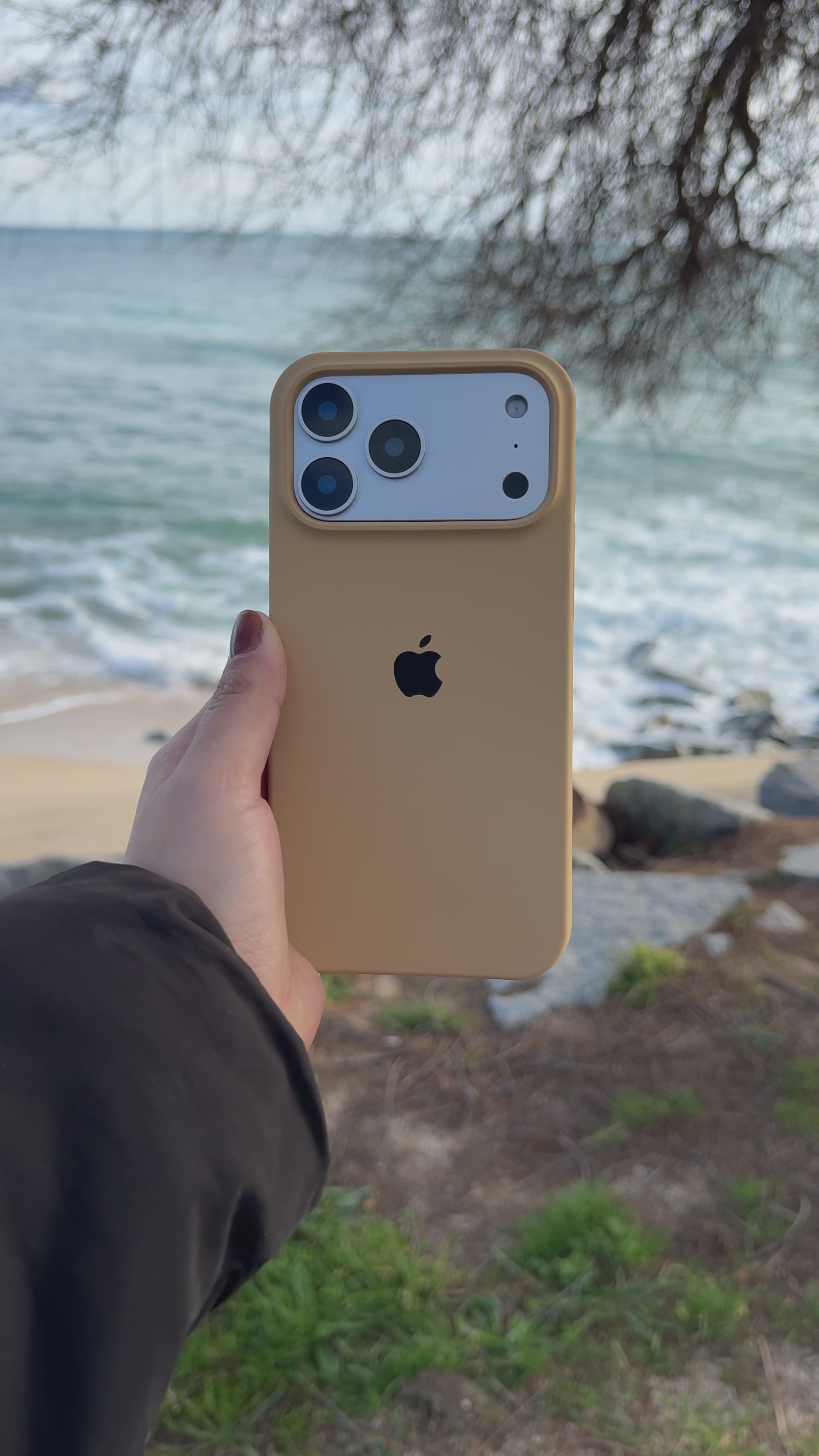 Golden (Silicone Case)