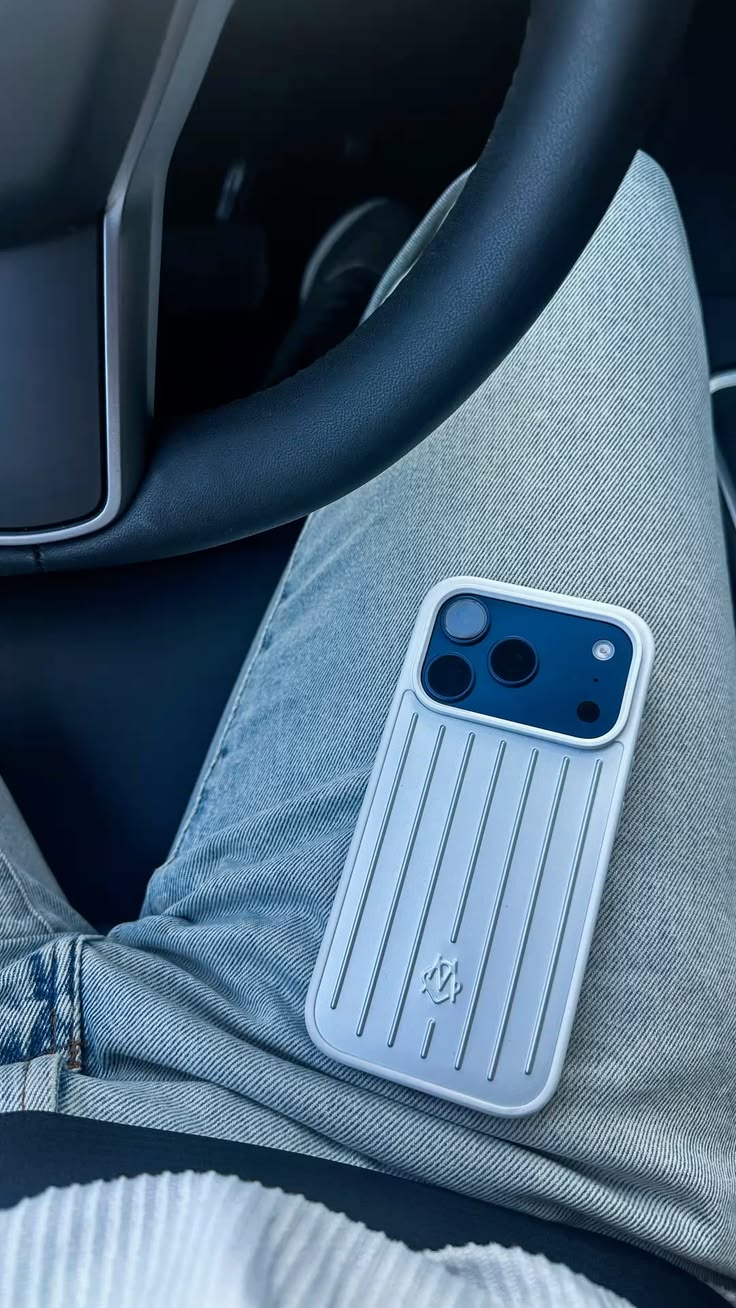 Rimowa Silver Case – Urbanxtech